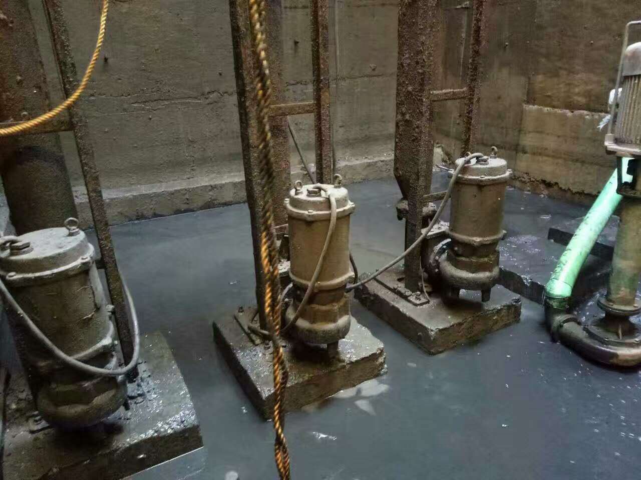 盐田污水池清理